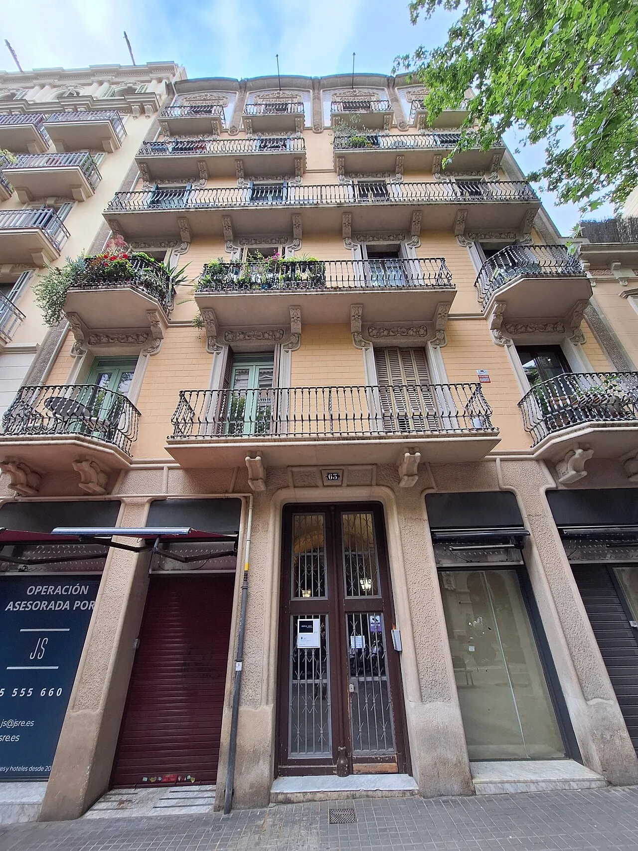 Carrer Enric Granados, Barcelona