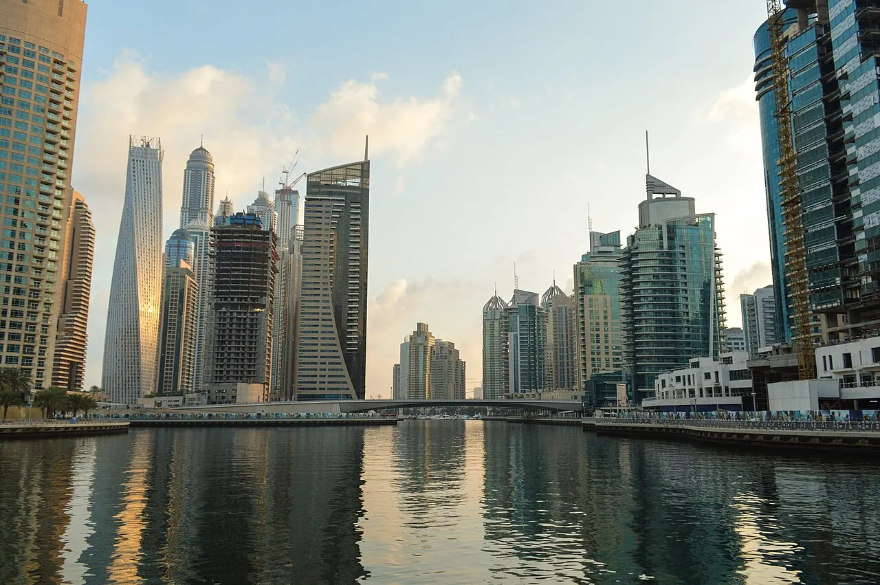 Walk the Dubai Marina, Dubai