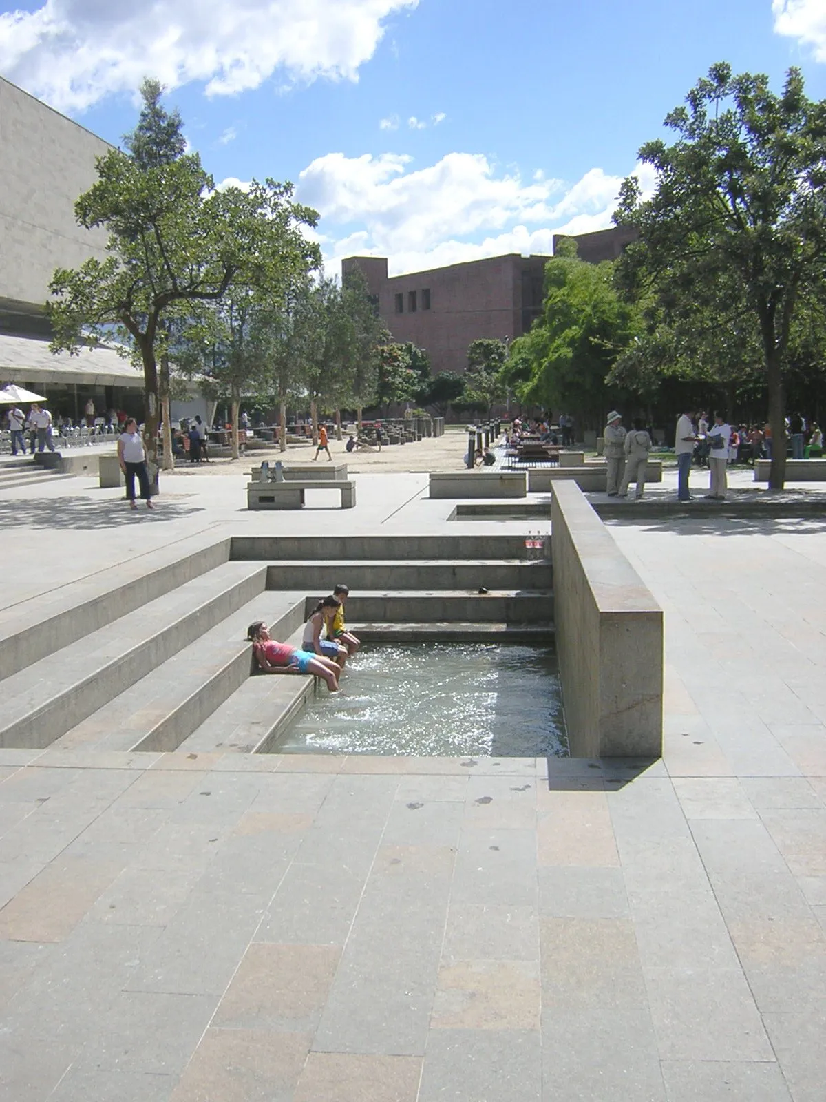 Barefoot Park (Parque de los Pies Descalzos), Medellin