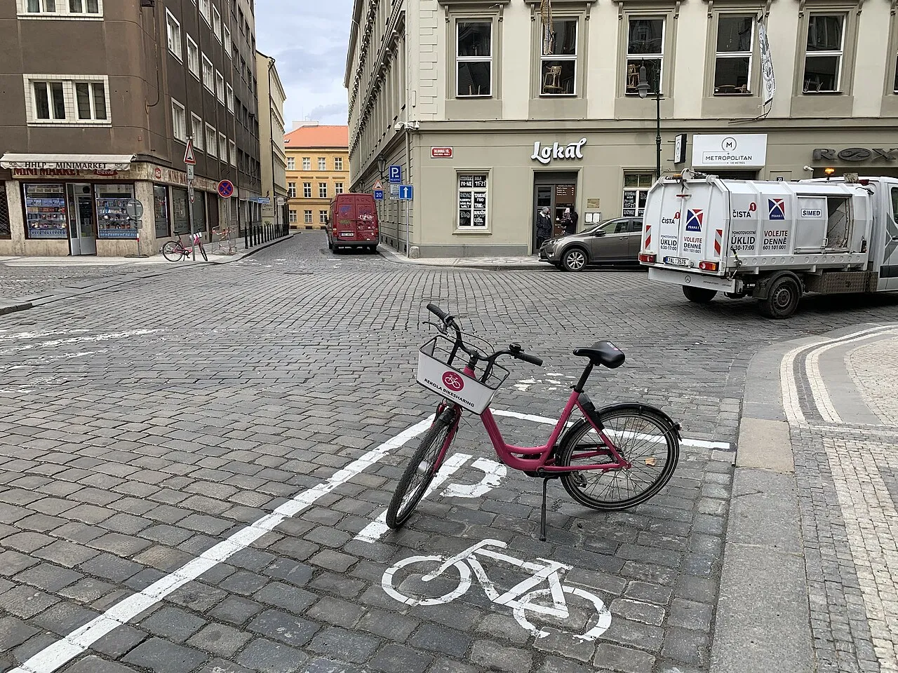 Lokál Dlouhá, Prague