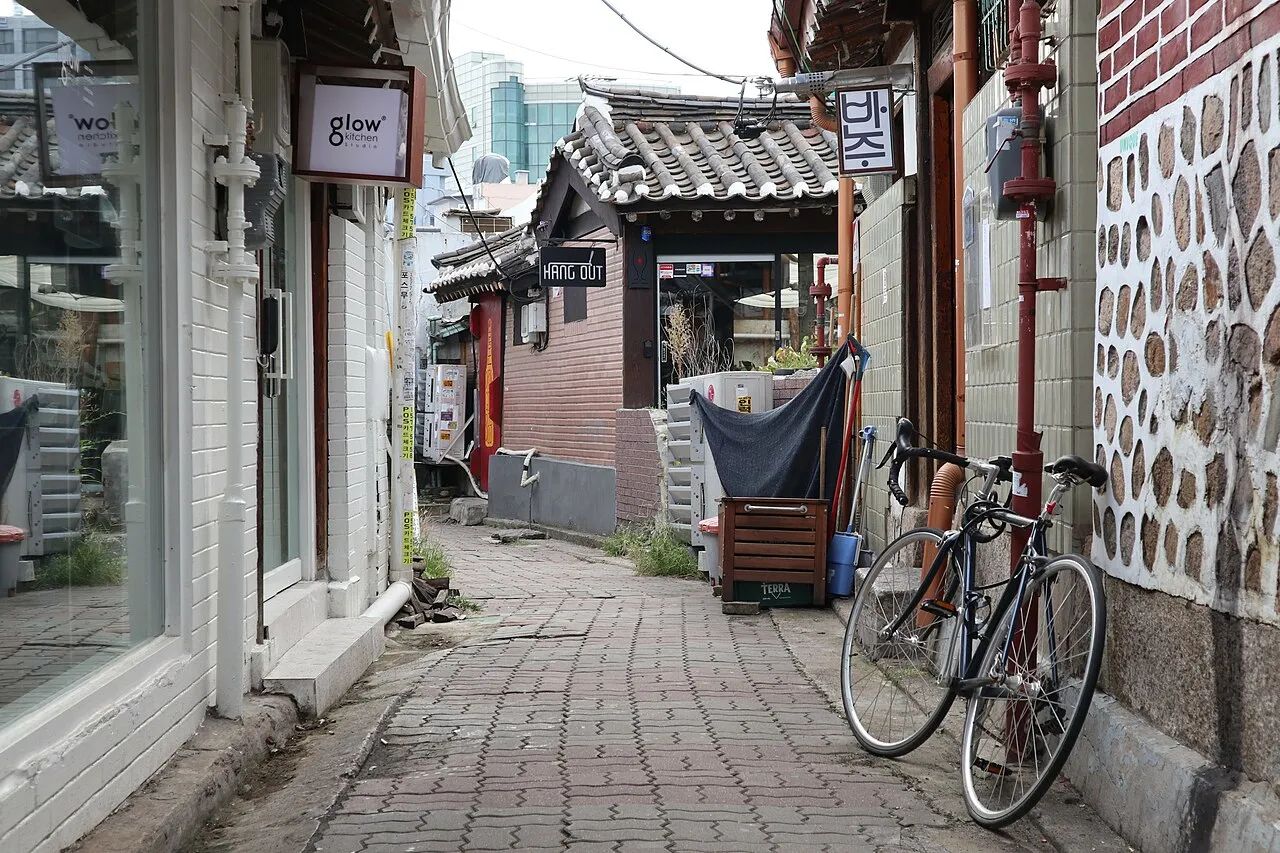 Ikseon-dong Hanok Village, Seoul