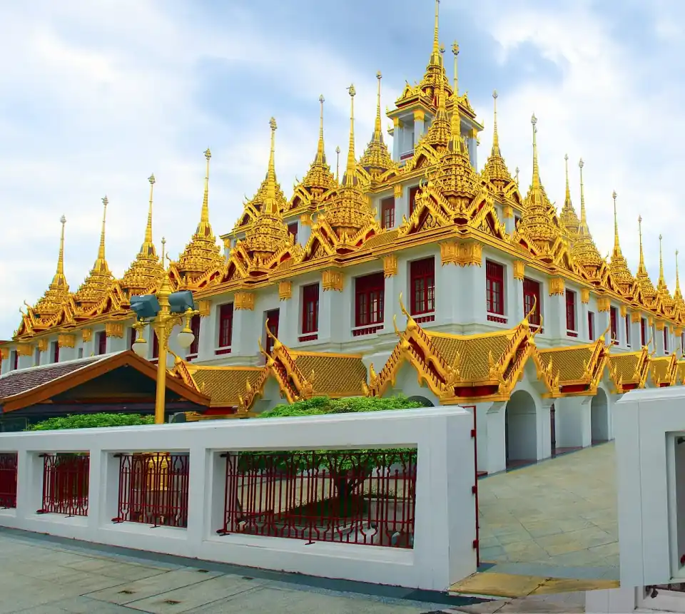 Wat Ratchanatdaram (Loha Prasat), Bangkok