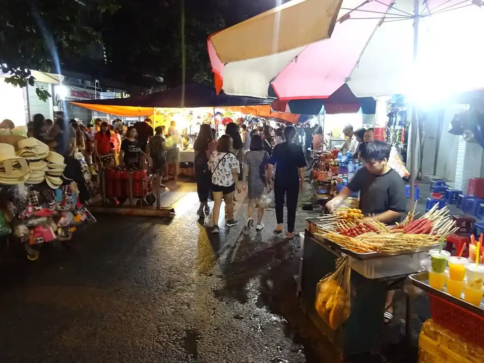 Mercado nocturno del Barrio Antiguo, Hanói